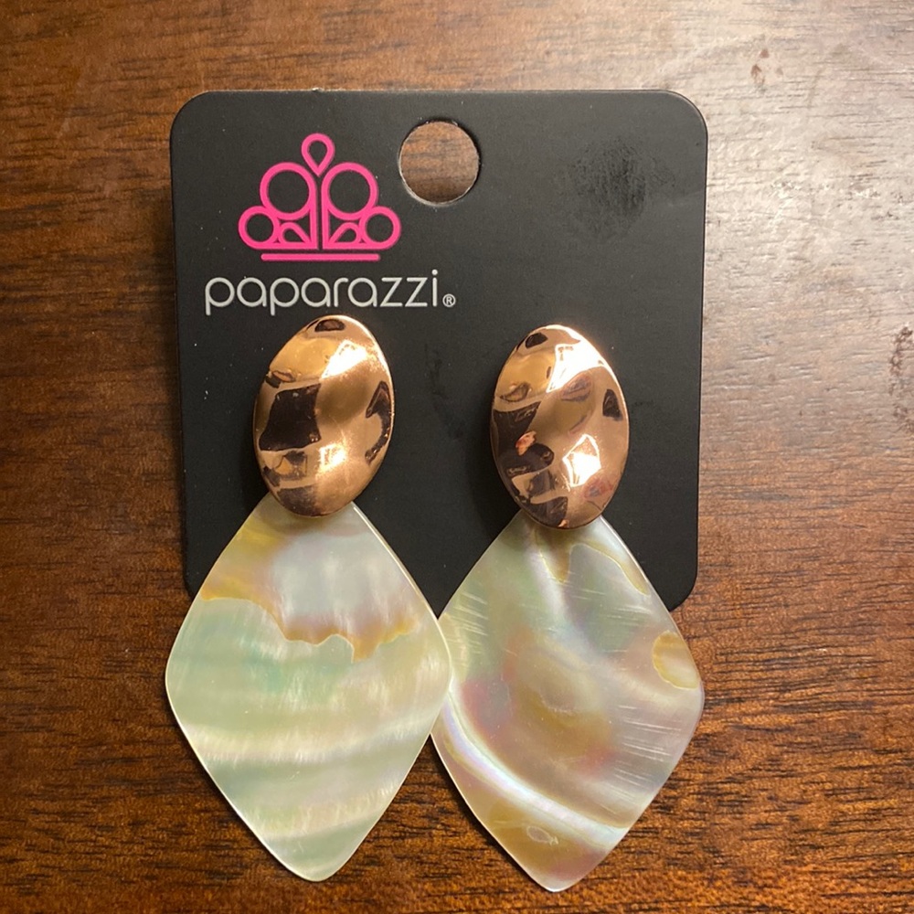 Alluringly Lustrous Copper Post Earrings